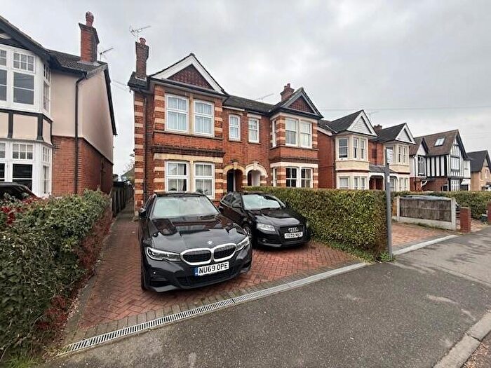 Semi-Detached House For Sale In Chelmsford, CM2