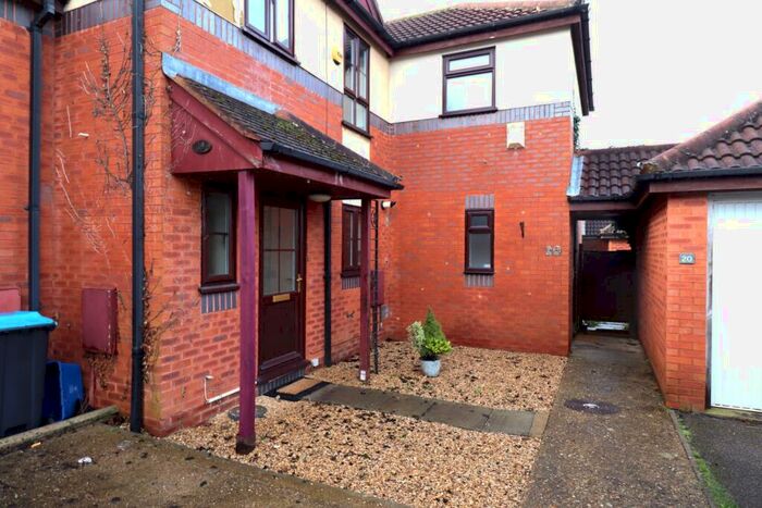 3 Bedroom Terraced House To Rent In Wallmead Gardens, Loughton, MK5