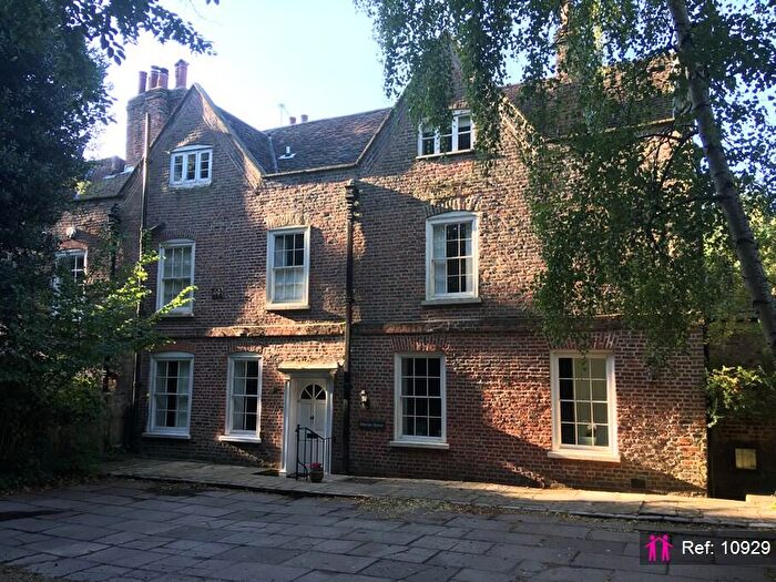 1 Bedroom Apartment To Rent In Forty Hill, Enfield, EN2