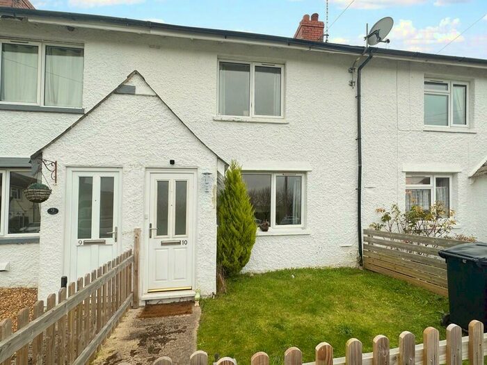 2 Bedroom Terraced House For Sale In Avon Square, Upavon, SN9