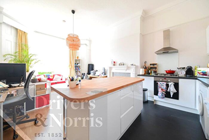 1 Bedroom Apartment To Rent In Alexandra Grove, North Finchley, London, N12