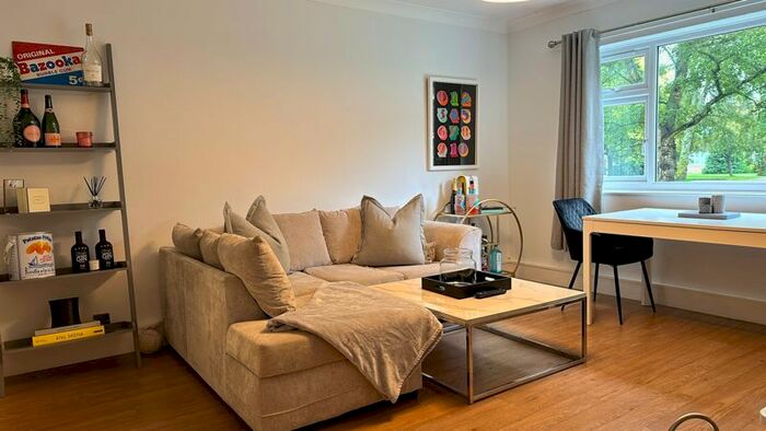 1 Bedroom Flat To Rent In Glyme Close, Woodstock, OX20