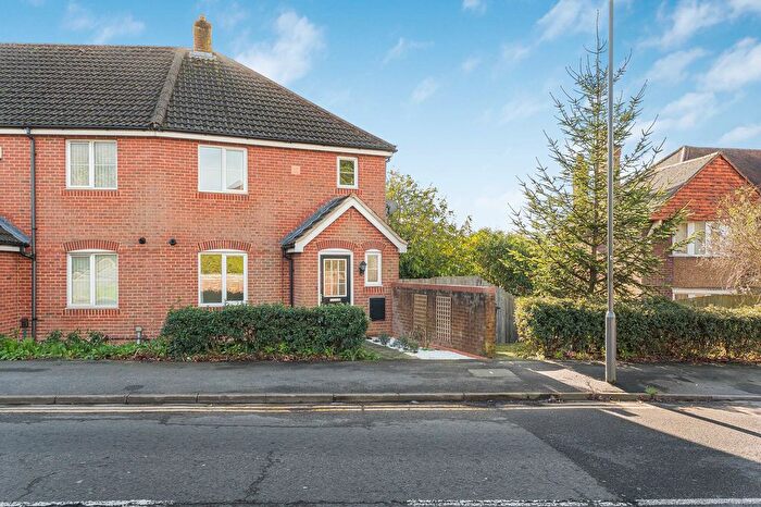 3 Bedroom End Terrace House For Sale In Plomer Hill, High Wycombe, HP13