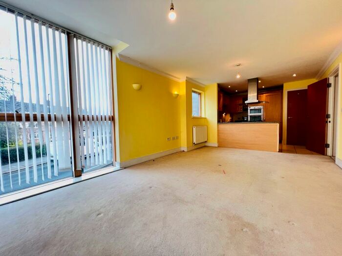 2 Bedroom Apartment To Rent In Innova Court, CR0