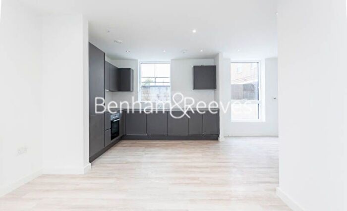 2 Bedroom Flat To Rent In Habito, Hounslow, TW3