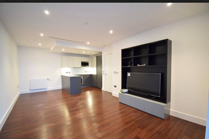 1 Bedroom Flat To Rent In Harbour Way, London, E14