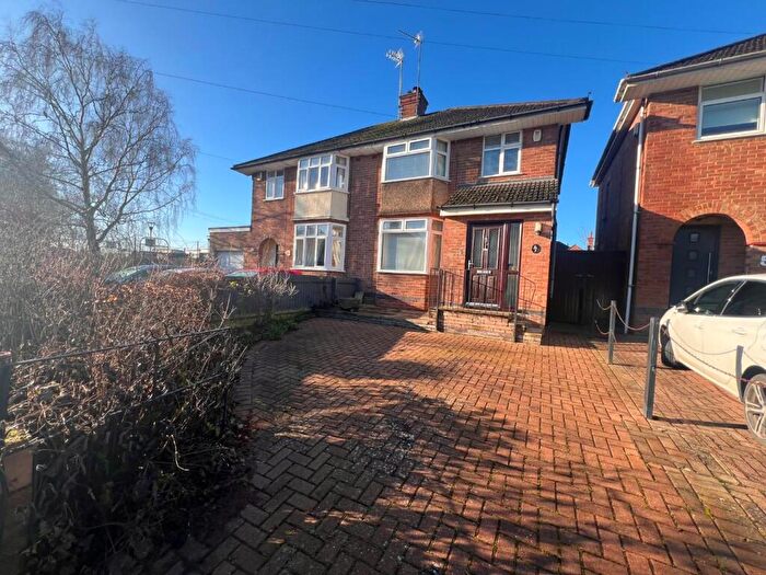 3 Bedroom Semi Detached House For Sale In Lyncrest Avenue, Duston, Northampton, NN5