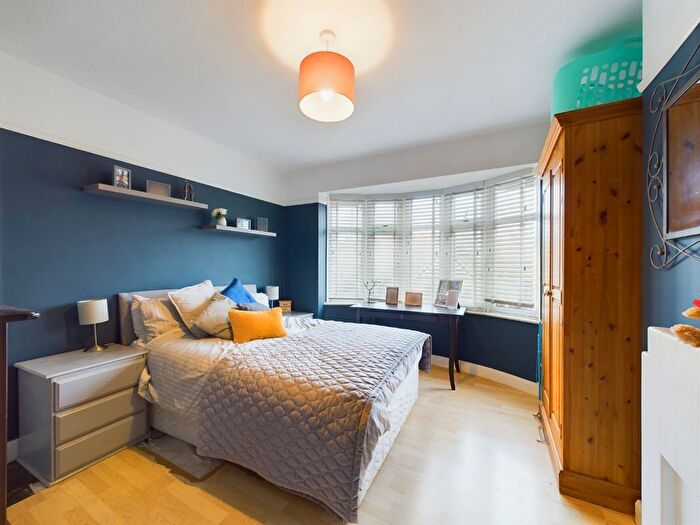 3 Bedroom Terraced House For Sale In Lyncroft Way, Kingsthorpe, Northampton, NN2
