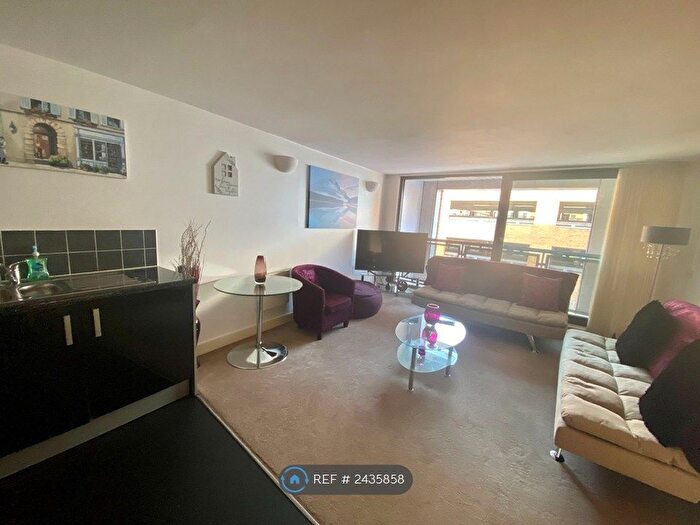2 Bedroom Flat To Rent In Epworth Street, Liverpool, L6
