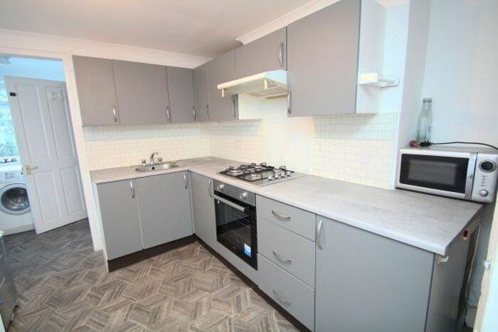1 Bedroom Flat To Rent In Davidson Road, Croydon, CR0