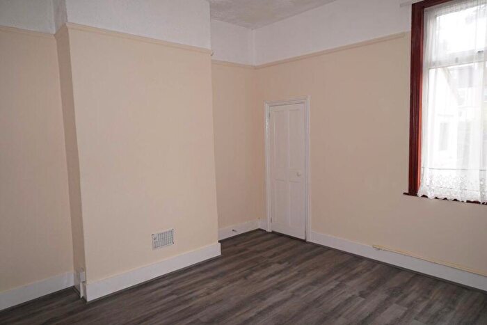 4 Bedroom House To Rent In Colenso Road Ilford, IG2