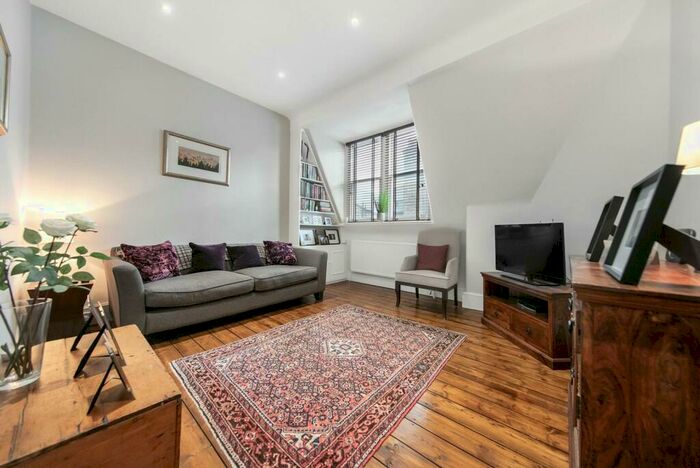 2 Bedroom Flat To Rent In Prince Of Wales Drive, Prince Of Wales Drive, London, SW11