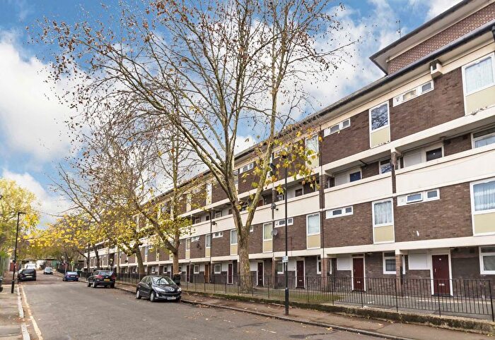 3 Bedroom Flat To Rent In Willington Road, Stockwell, SW9
