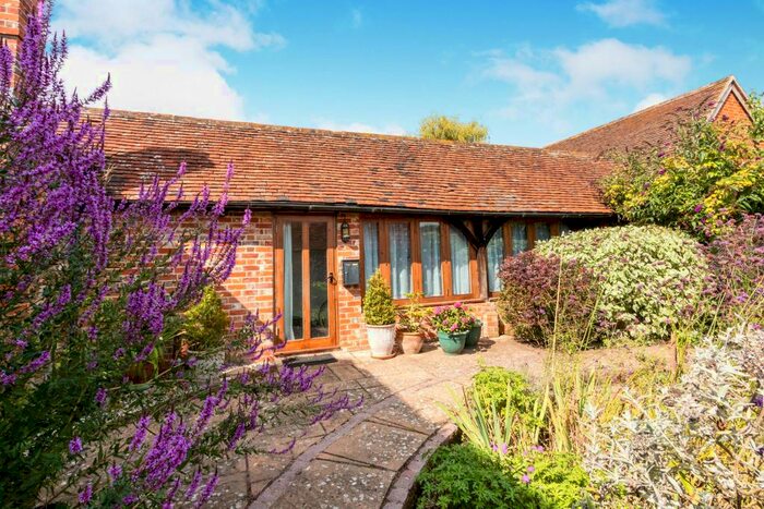 1 Bedroom Apartment To Rent In Cufaude Lane, RG26