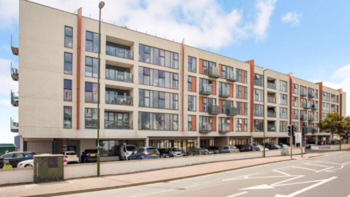 2 Bedroom Flat For Sale In Mariner Point, Brighton Rd, Shoreham By Sea, BN43