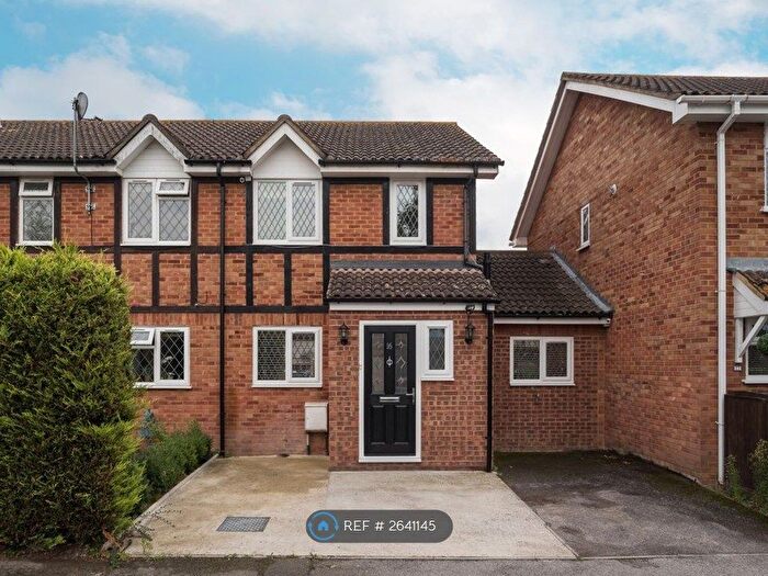 3 Bedroom End Of Terrace House To Rent In The Heathers, Staines-Upon-Thames, TW19