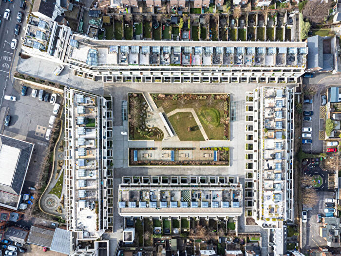 2 Bedroom Flat For Sale In Gabriel Square, St. Albans, Hertfordshire, AL1
