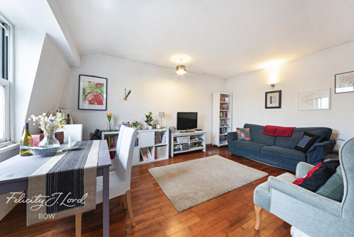 1 Bedroom Apartment For Sale In Hanover Place, London, E3