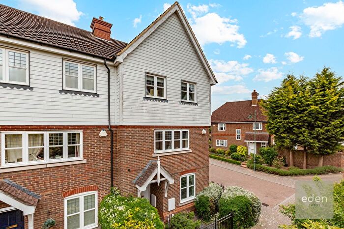 4 Bedroom Town House For Sale In Sunrise Way, Kings Hill, ME19