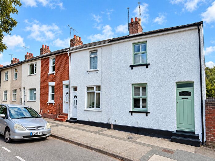 3 Bedroom End Of Terrace House For Sale In Quarry Road, Swindon, SN1