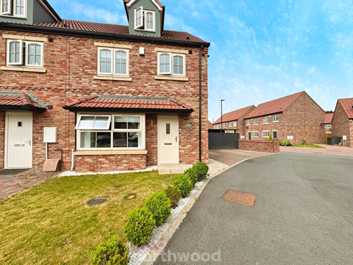 4 Bedroom Semi-Detached House To Rent In Wharf Crescent, Thorne, Doncaster, DN8