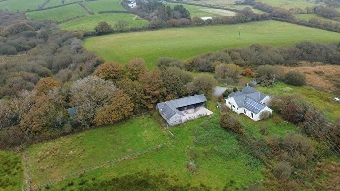4 Bedroom Farm For Sale In Meinciau, Kidwelly, SA17