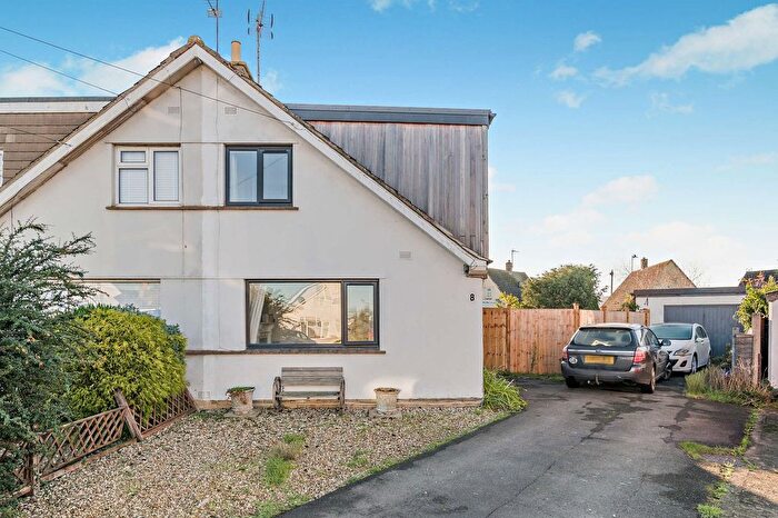 3 Bedroom Semi Detached House For Sale In Rylands Close, Stonehouse, GL10