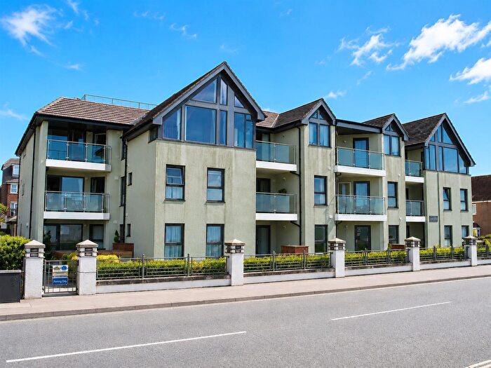 1 Bedroom Apartment For Sale In Marine Parade East, Lee-On-The-Solent, PO13