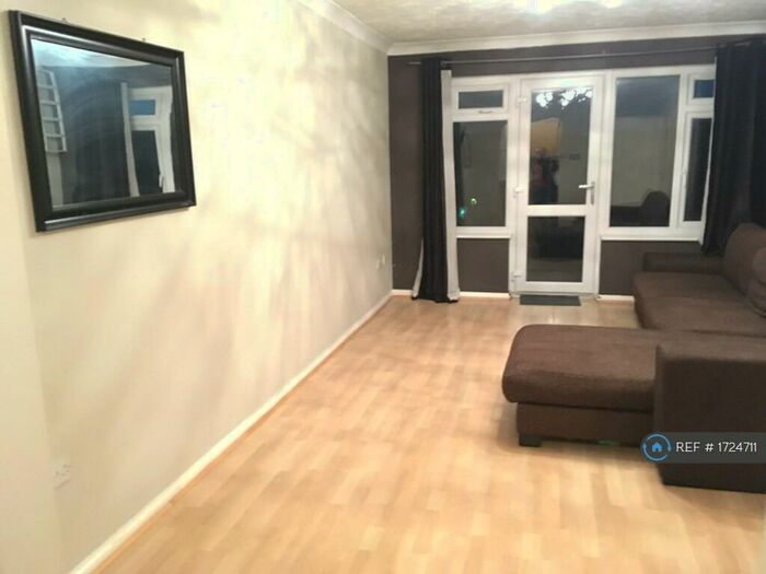 1 Bedroom Flat To Rent In Nelson House, Greenhithe, Kent, DA9