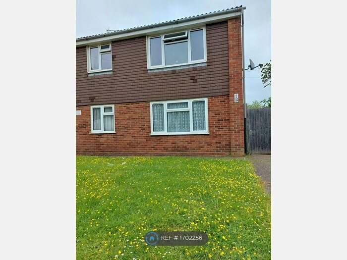 1 Bedroom Flat To Rent In Swinburne Road, Wellingborough, NN8