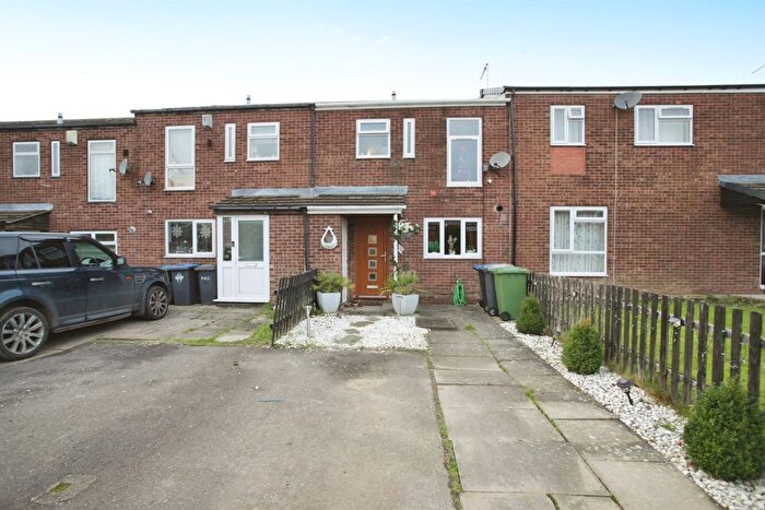 3 Bedroom Terraced House For Sale In Whernside, Rugby, CV21