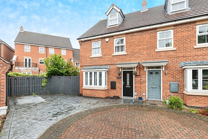 3 Bedroom Semi-Detached House For Sale In Ebberton Close, Hemsworth, Pontefract, WF9