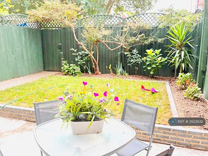 4 Bedroom Maisonette To Rent In Earlsferry Way, London, N1