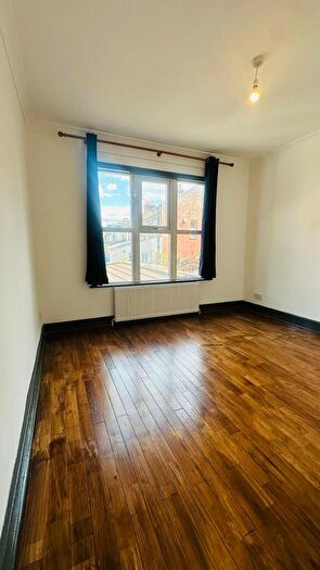 Studio To Rent In High Road Leyton, London, E10