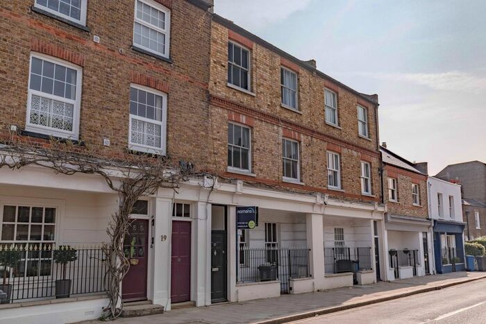 1 Bedroom Flat To Rent In Kings Road, Windsor, SL4