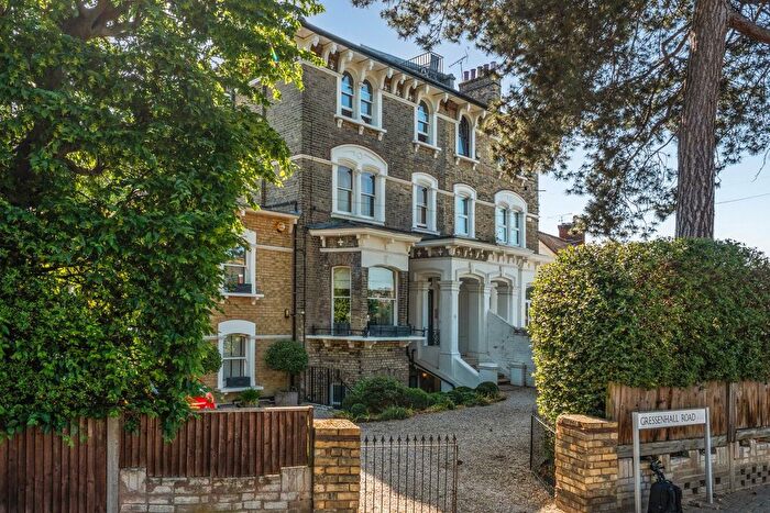 3 Bedroom Flat For Sale In Gressenhall Road, Putney, London, SW18