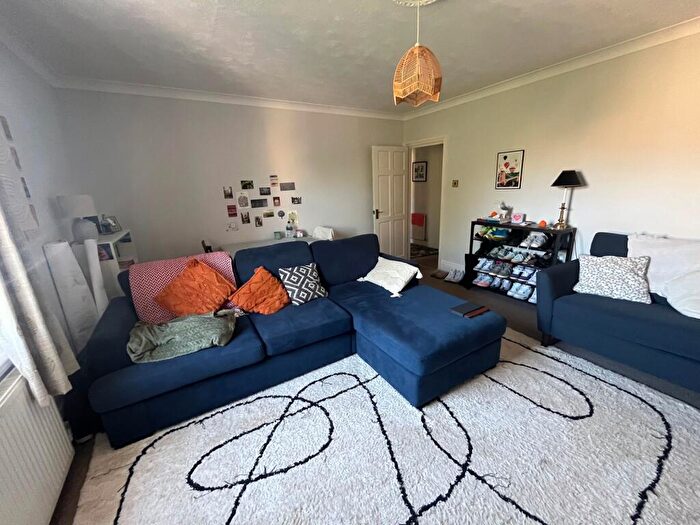 1 Bedroom Flat To Rent In Second Avenue, Hove, BN3