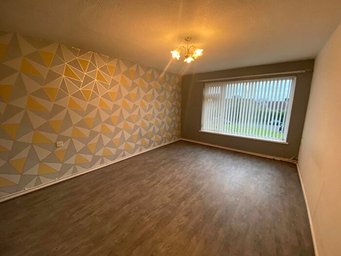 2 Bedroom Flat To Rent In Whitethorn Court, Tudno Place, Penlan, Swansea, SA5
