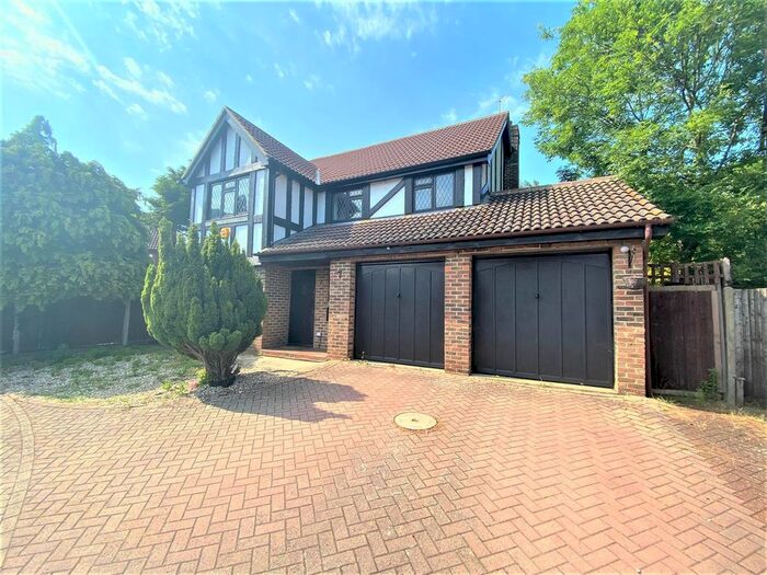 4 Bedroom Detached House To Rent In Kilpatrick Way, Hayes, Yeading, UB4