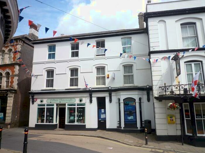 2 Bedroom Apartment To Rent In Flat, Stable Mews, EX22