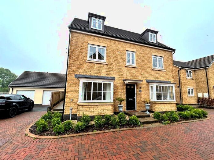 5 Bedroom Detached House To Rent In Albion Crescent, Corsham, SN13
