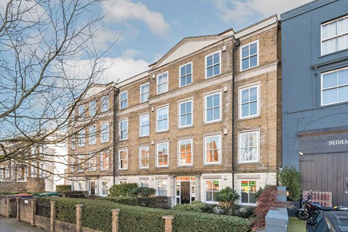 1 Bedroom Flat To Rent In Clapham Park Road, London, SW4