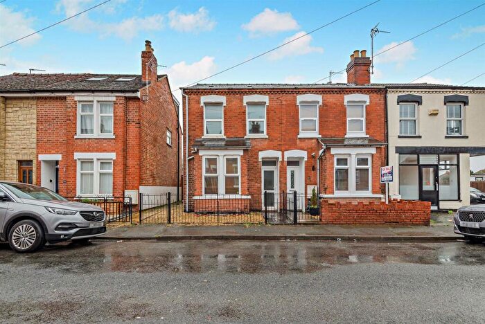 3 Bedroom End Of Terrace House For Sale In Armscroft Road, Gloucester, GL2