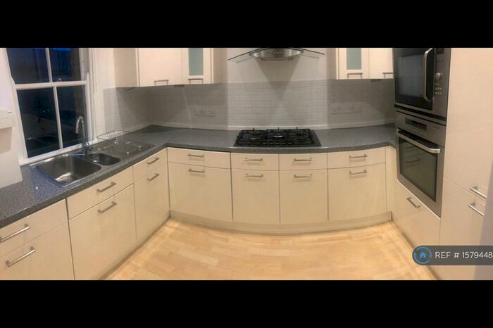 2 Bedroom Flat To Rent In Oldridge Road, London, SW12