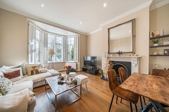 2 Bedroom Flat For Sale In Arthur Road, Wimbledon Park, London, SW19