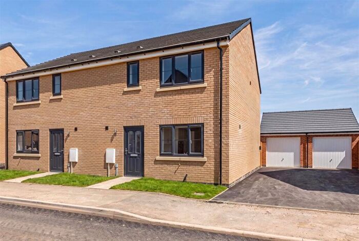 3 Bedroom Semi-Detached House To Rent In Elizabeth Gate, Long Sutton, PE12