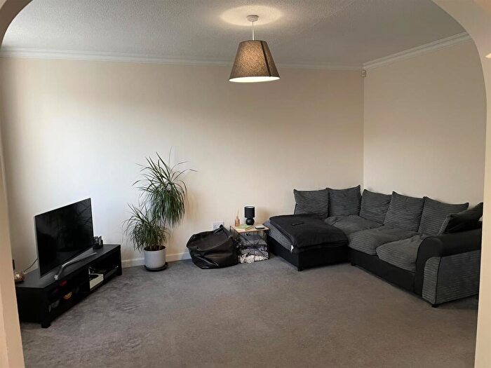 2 Bedroom Maisonette To Rent In Canberra Road, Coventry, CV2