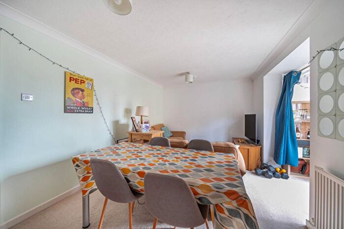 1 Bedroom Flat To Rent In Wellington Way, Bow, London, E3