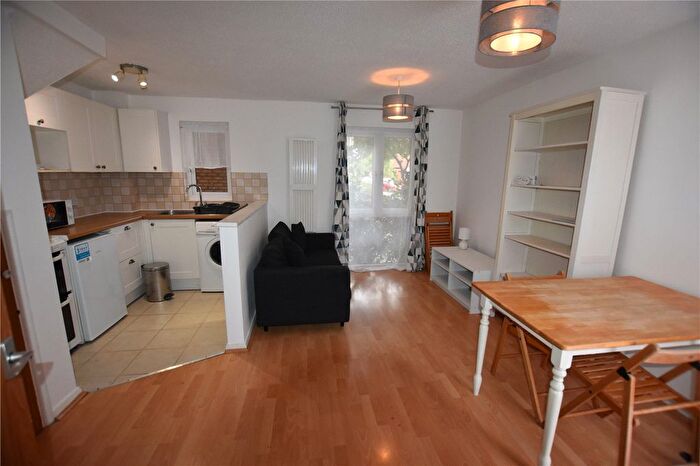 1 Bedroom Terraced House To Rent In Tillett Square, London, SE16