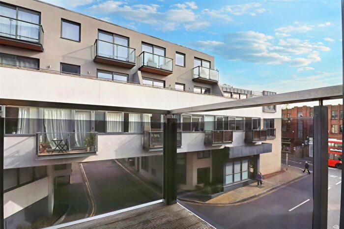 2 Bedroom Apartment For Sale In St. Marys Road, Surbiton, KT6